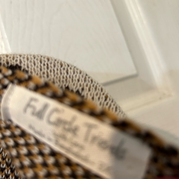 NWOT Full Circle Trends Leopard Long Sleeve Front Twist Sweater - Picture 4 of 4